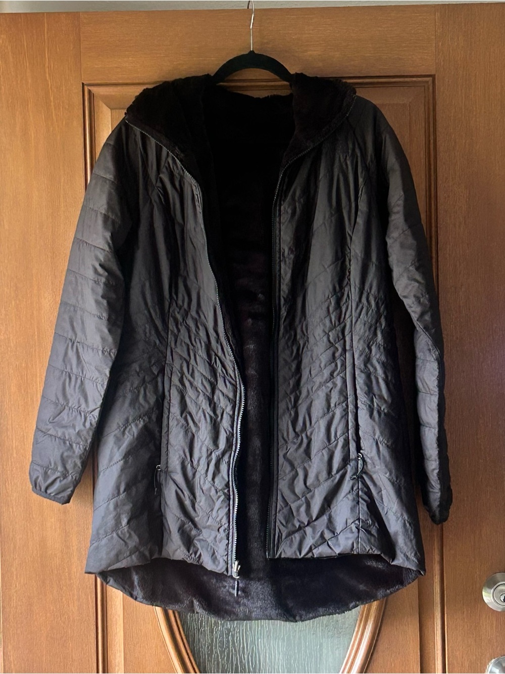 Women’s The North Face large reversible Black Quilted Hooded Coat fuzzy